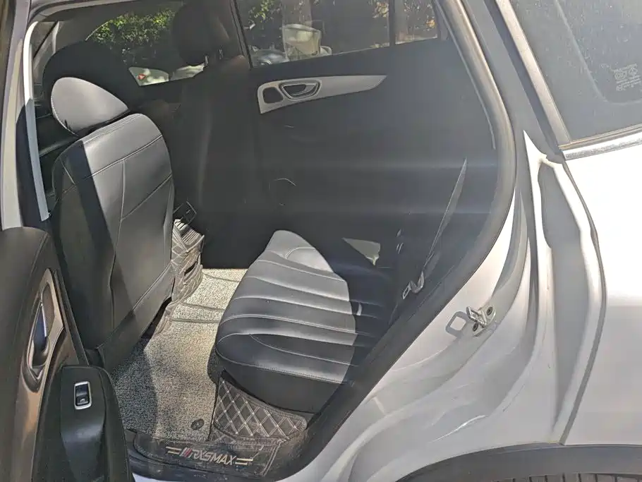 Roewe RX5 MAX — фото 11