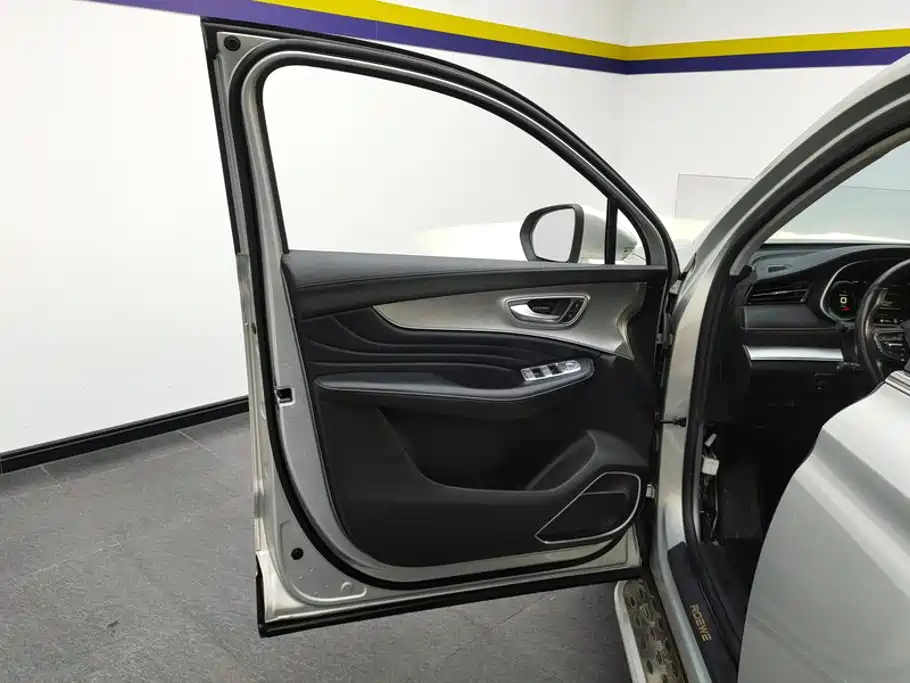 Roewe RX5 eMAX — фото 7