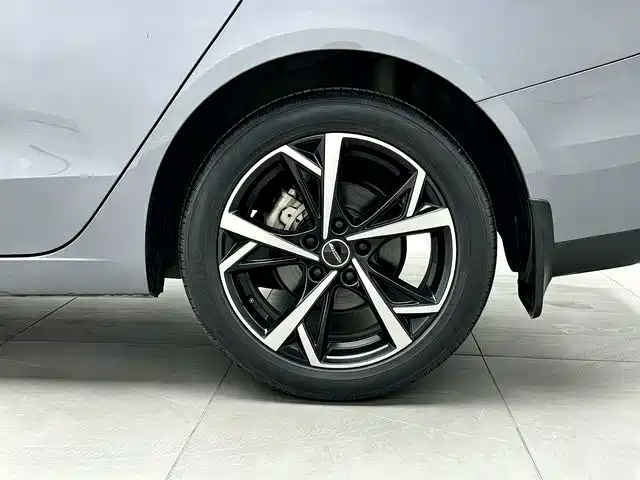 Roewe i5 — фото 19