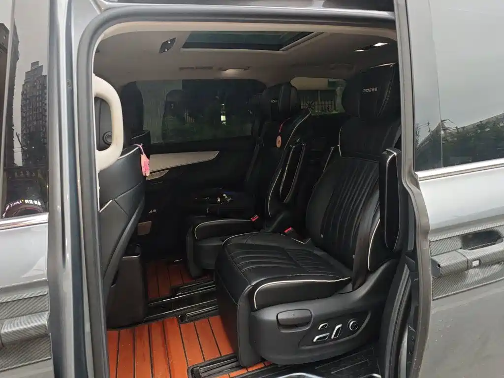 Roewe iMAX8 — фото 18