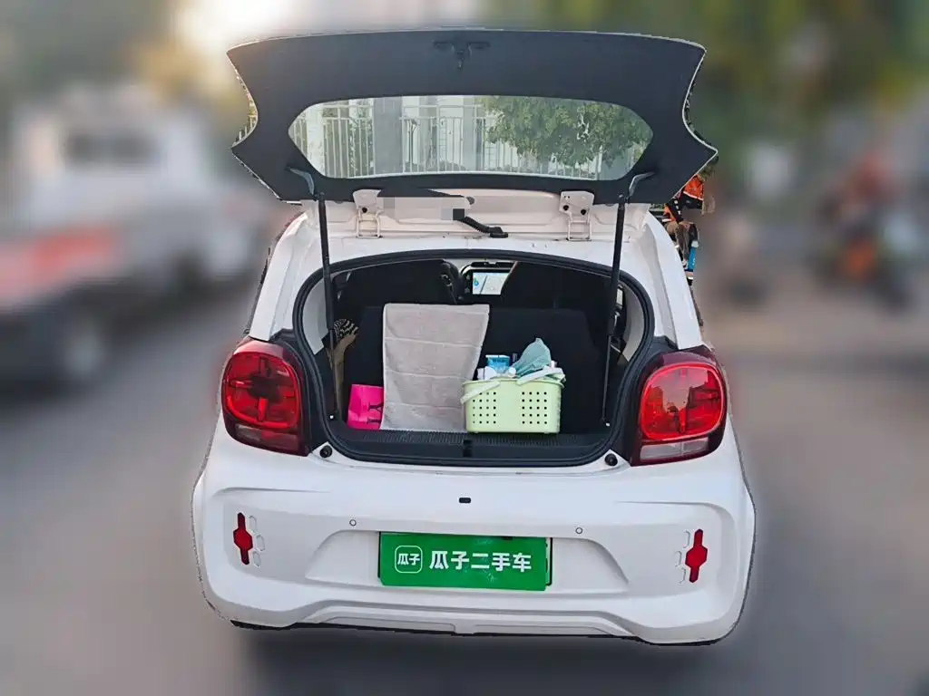 Roewe Clever — фото 15