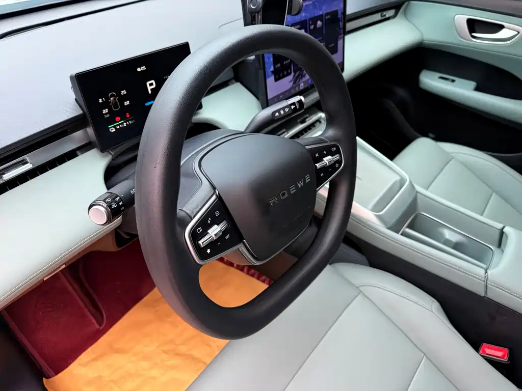Roewe D6 — фото 15