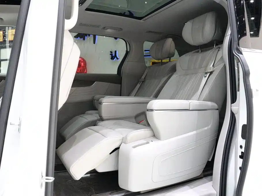 Roewe iMAX8 — фото 8