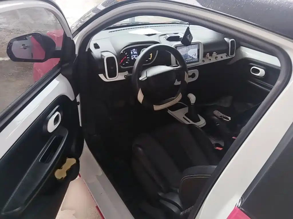 Roewe Clever — фото 11