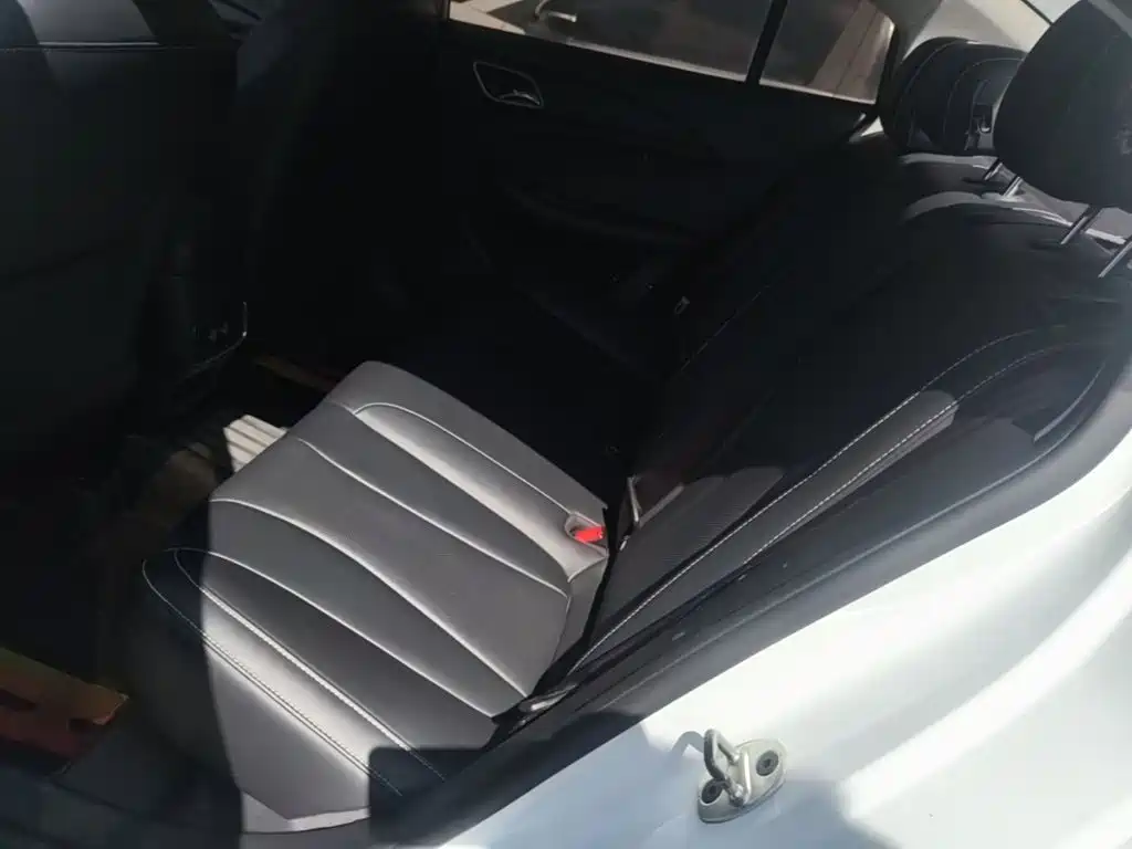 Roewe i5 — фото 17
