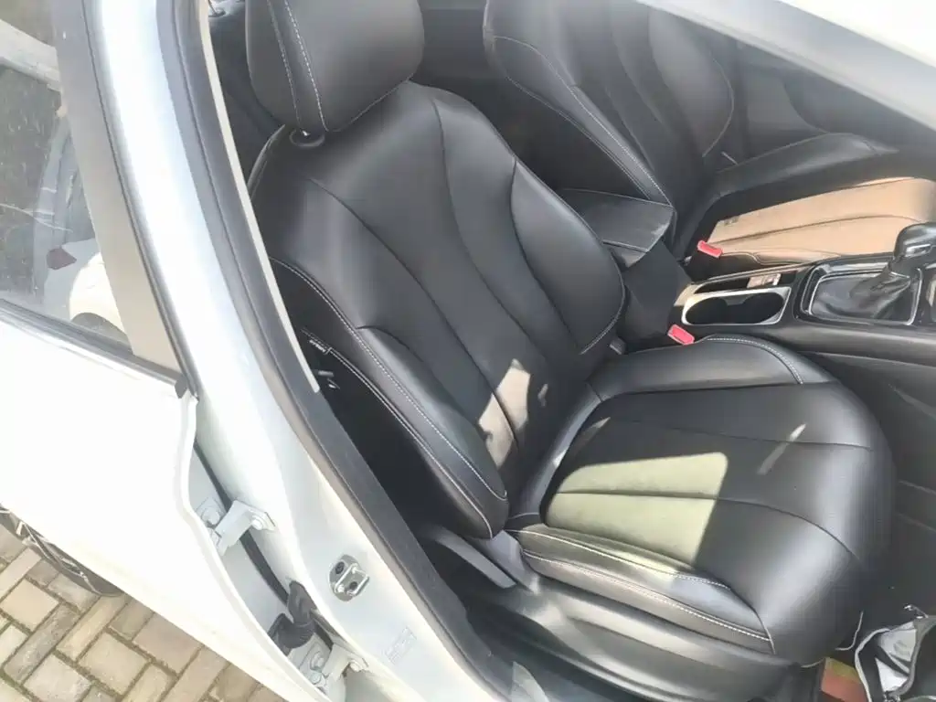 Roewe i5 — фото 25