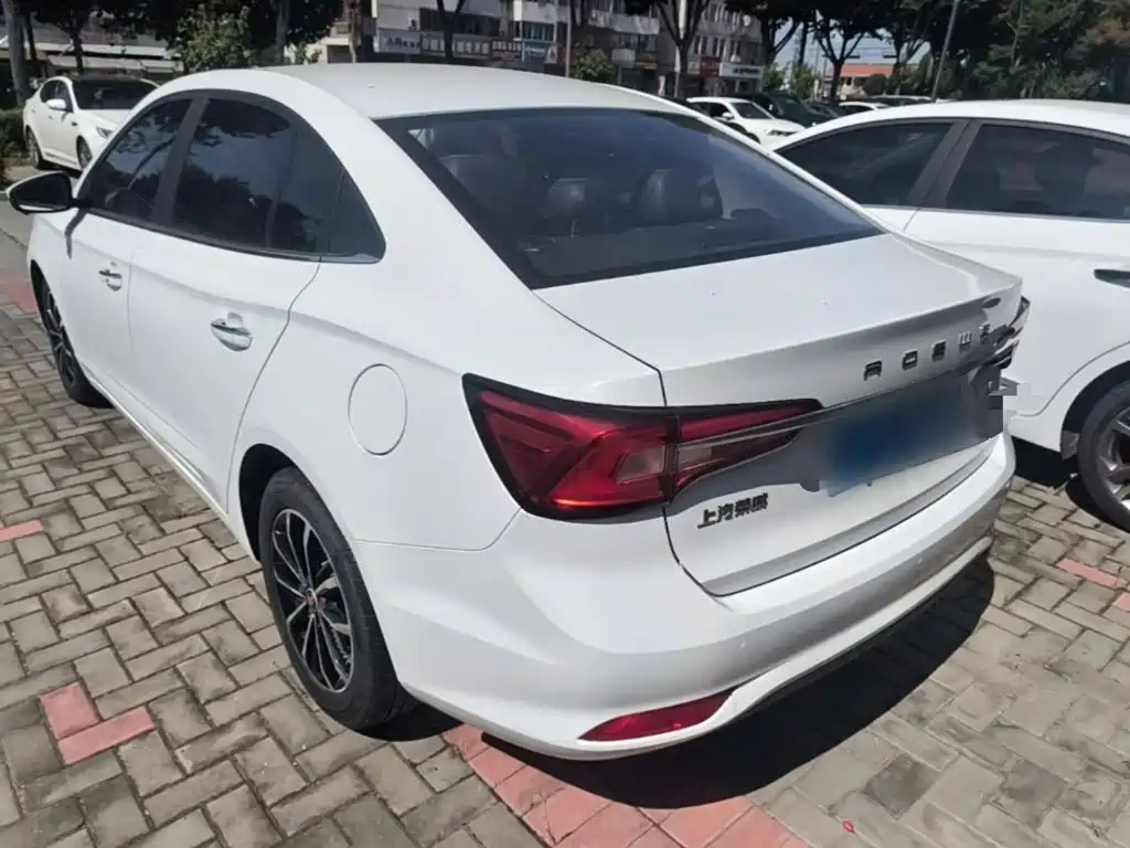 Roewe i5 — фото 5
