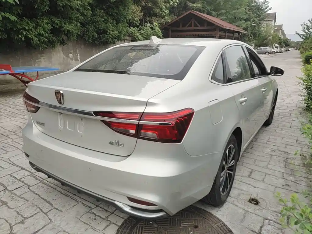 Roewe i6 New Energy — фото 7