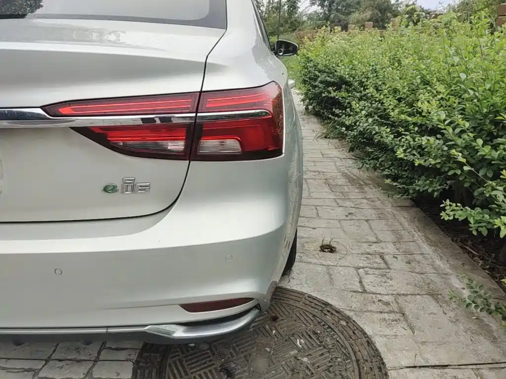Roewe i6 New Energy — фото 8
