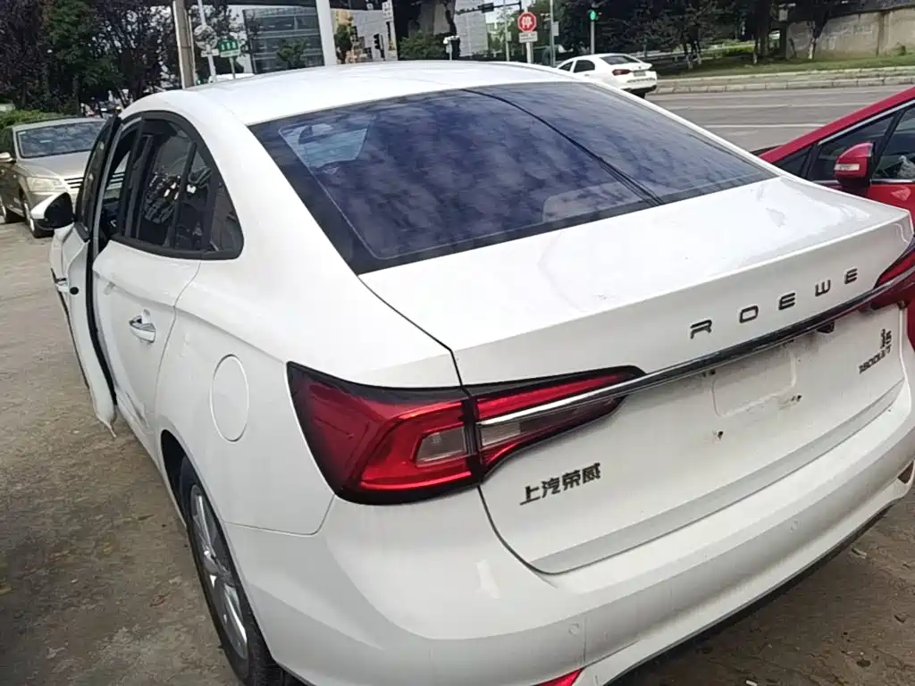 Roewe i5 — фото 5