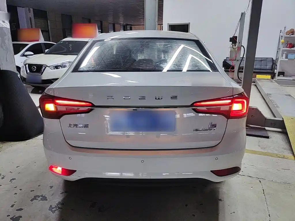 Roewe i5 — фото 6
