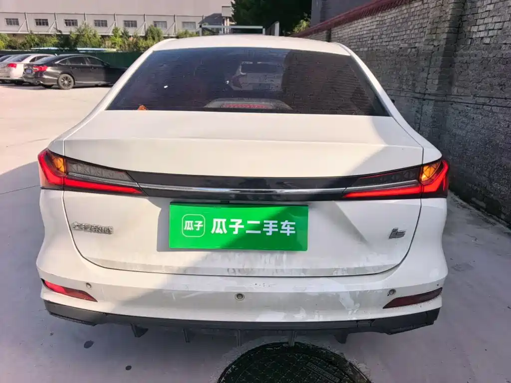 Roewe i5 — фото 6