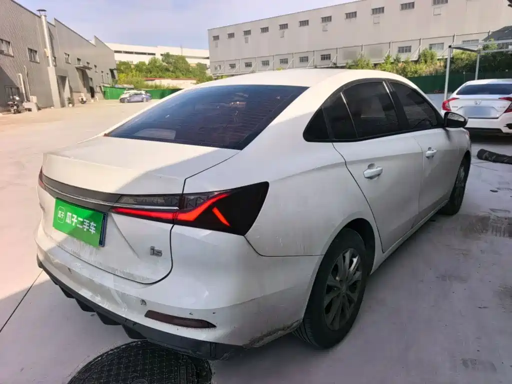 Roewe i5 — фото 7