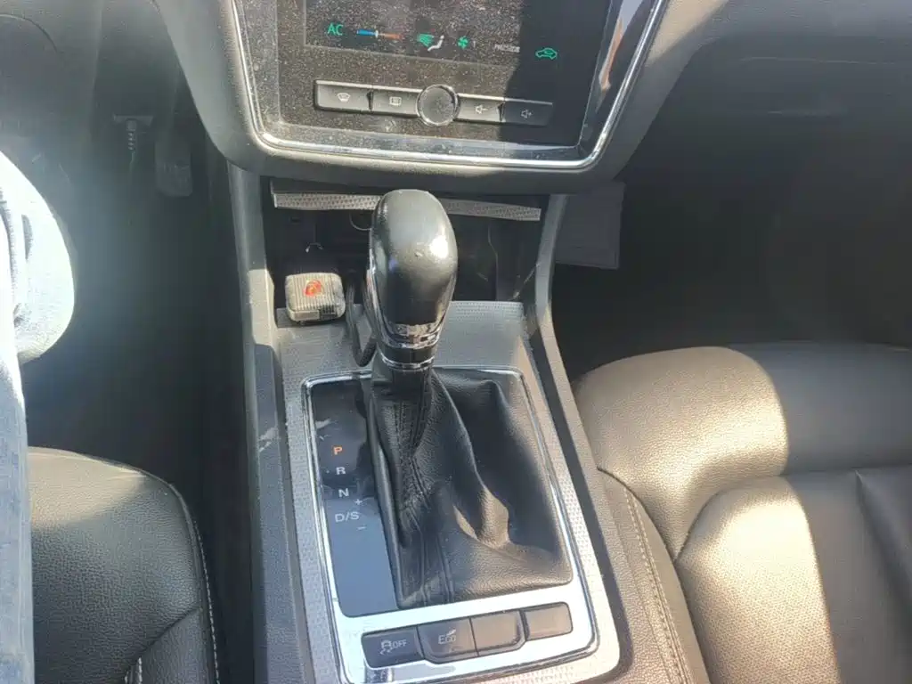 Roewe i6 Classic — фото 14
