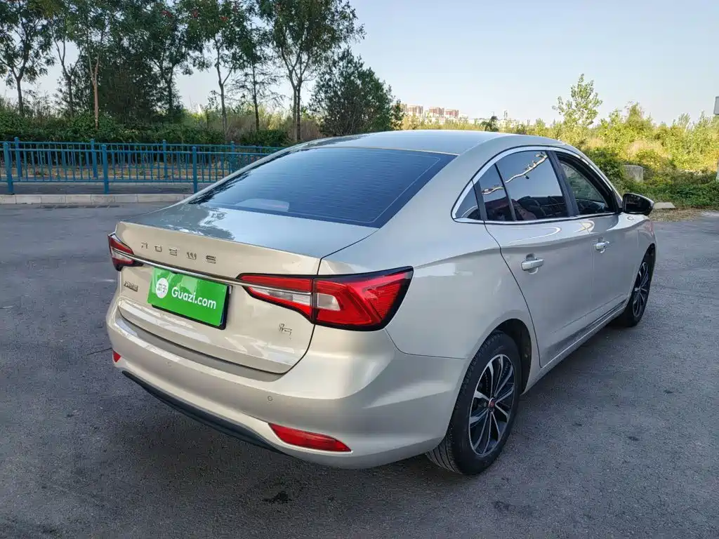 Roewe i5 — фото 7