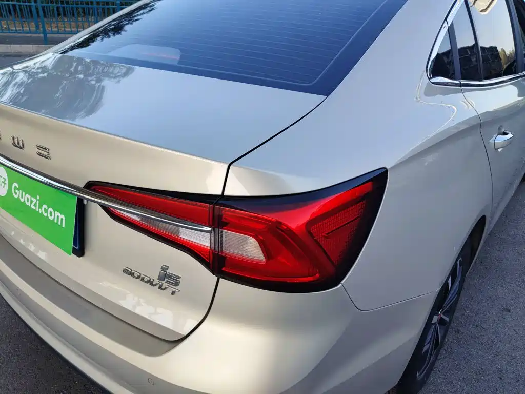 Roewe i5 — фото 8