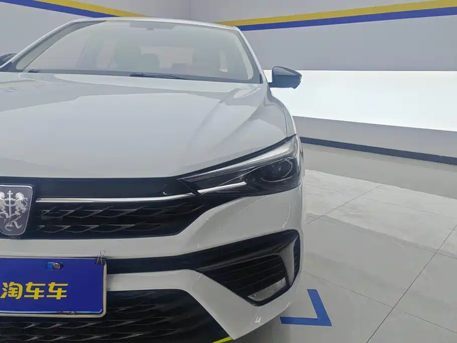 Roewe i5 — фото 5