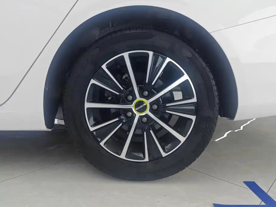 Roewe i5 — фото 6
