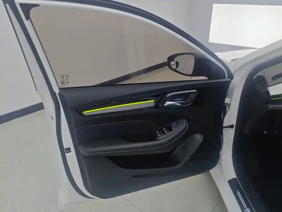 Roewe i5 — фото 7