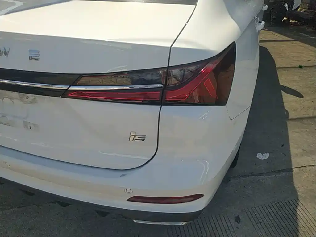 Roewe i5 — фото 8