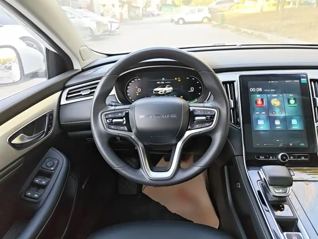 Roewe i6 MAX New Energy — фото 11
