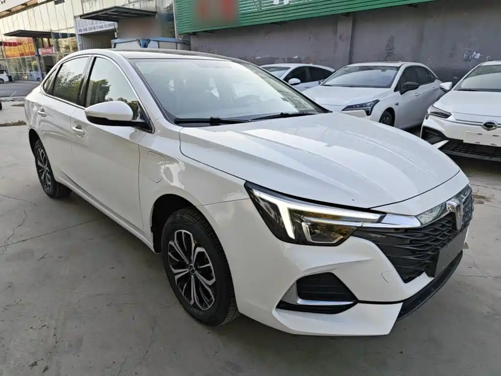 Roewe i6 MAX New Energy — фото 4