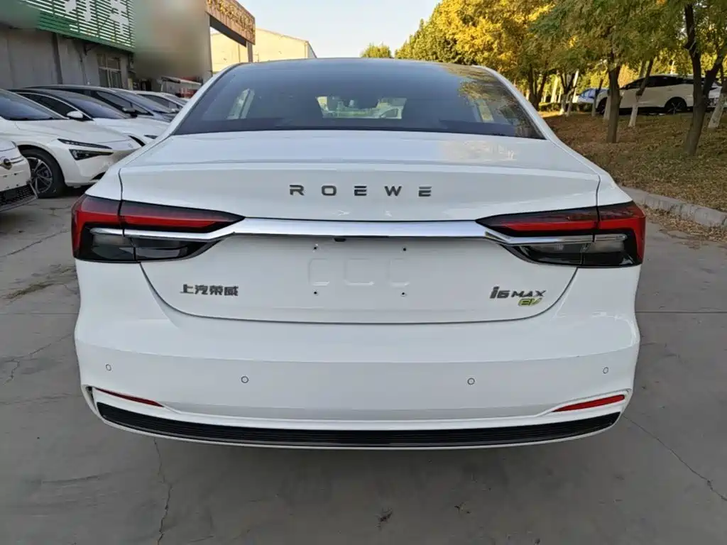Roewe i6 MAX New Energy — фото 6
