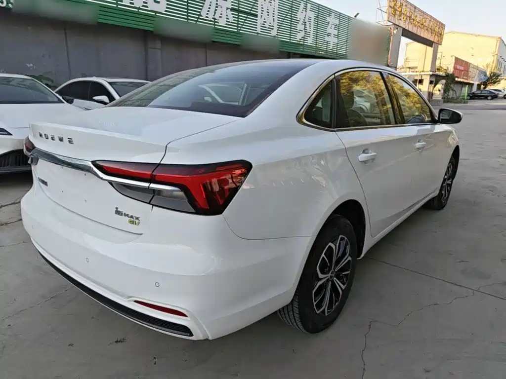 Roewe i6 MAX New Energy — фото 7