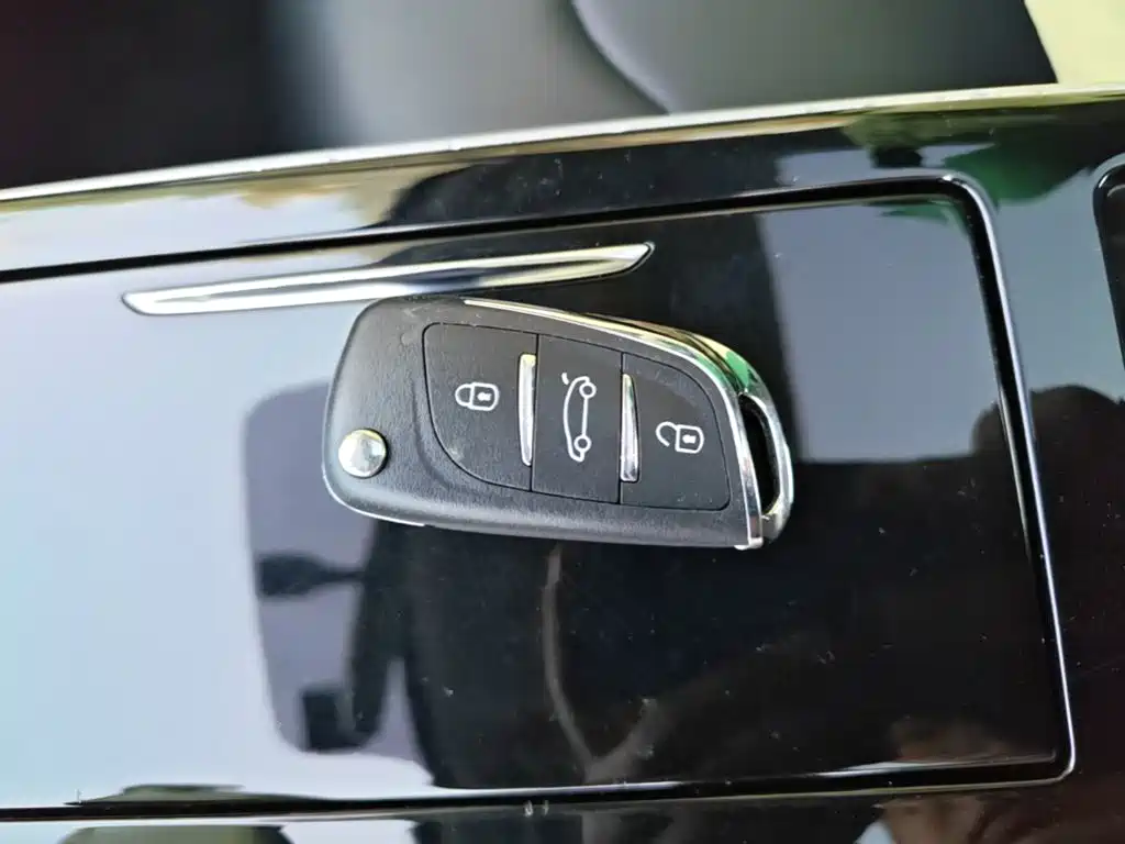Roewe i6 MAX New Energy — фото 9