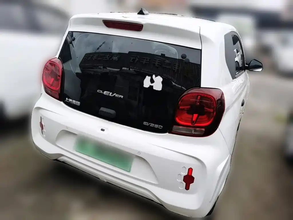 Roewe Clever — фото 10