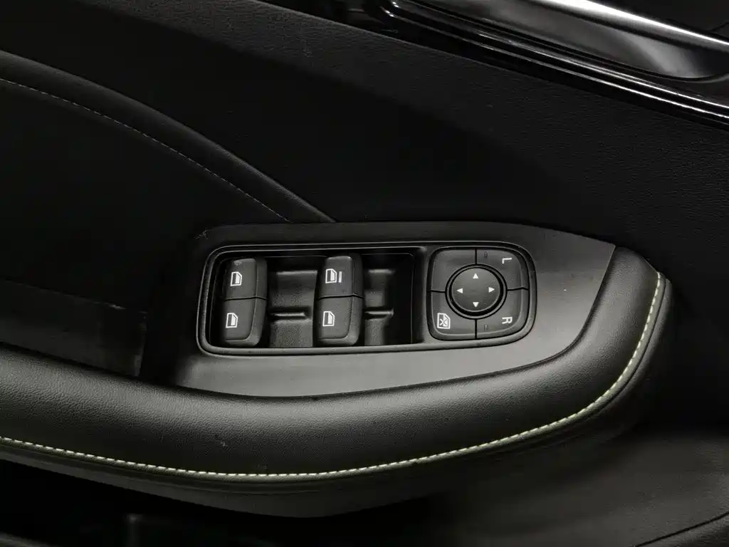 Roewe i5 — фото 9
