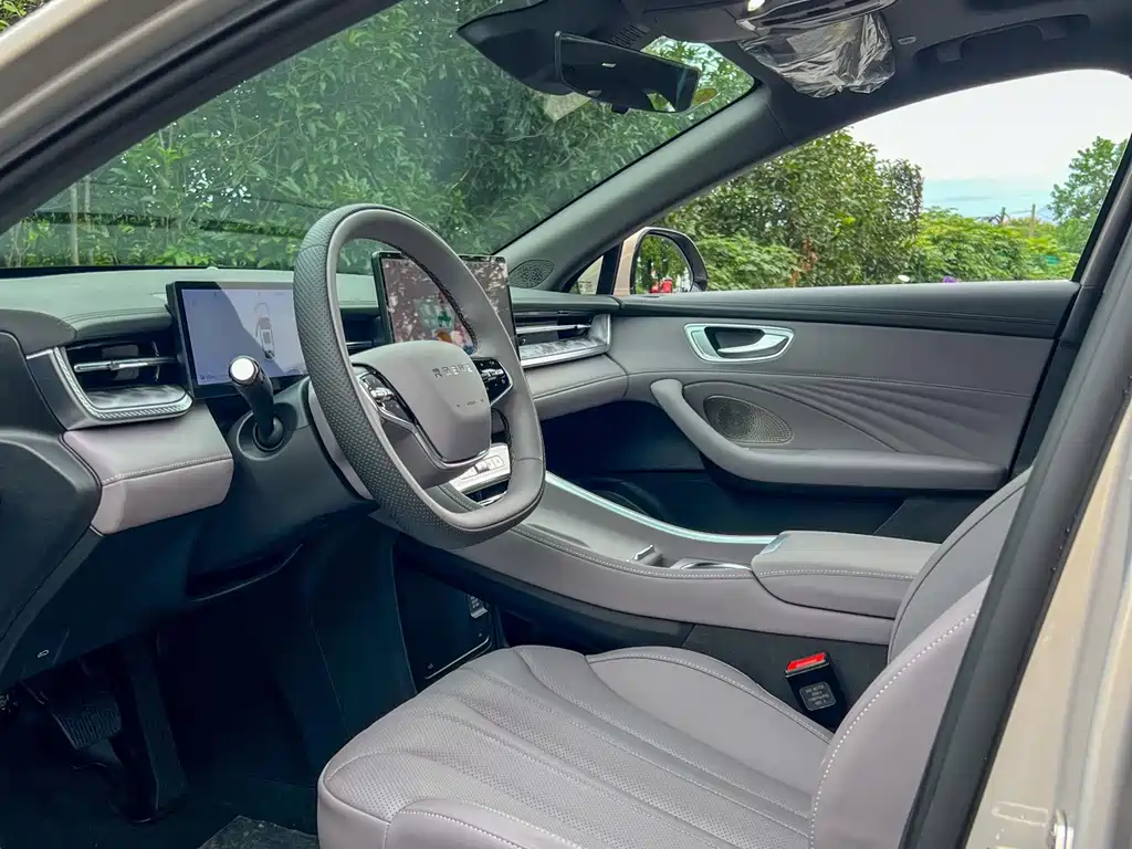Roewe M7 DMH — фото 10