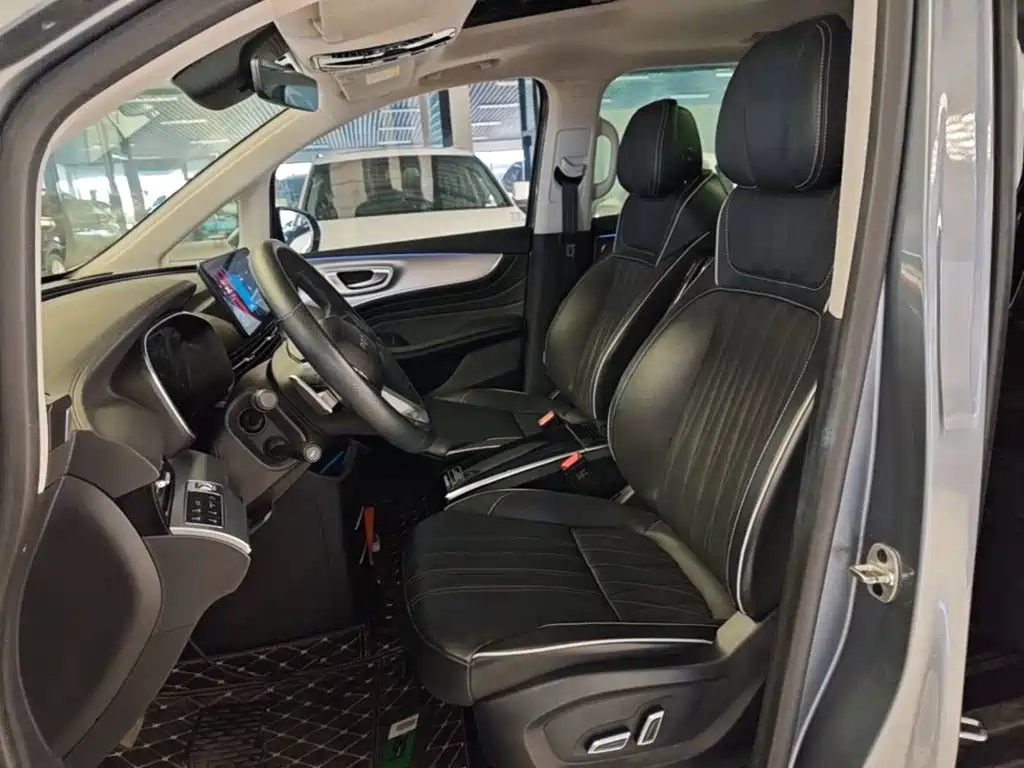 Roewe iMAX8 — фото 15