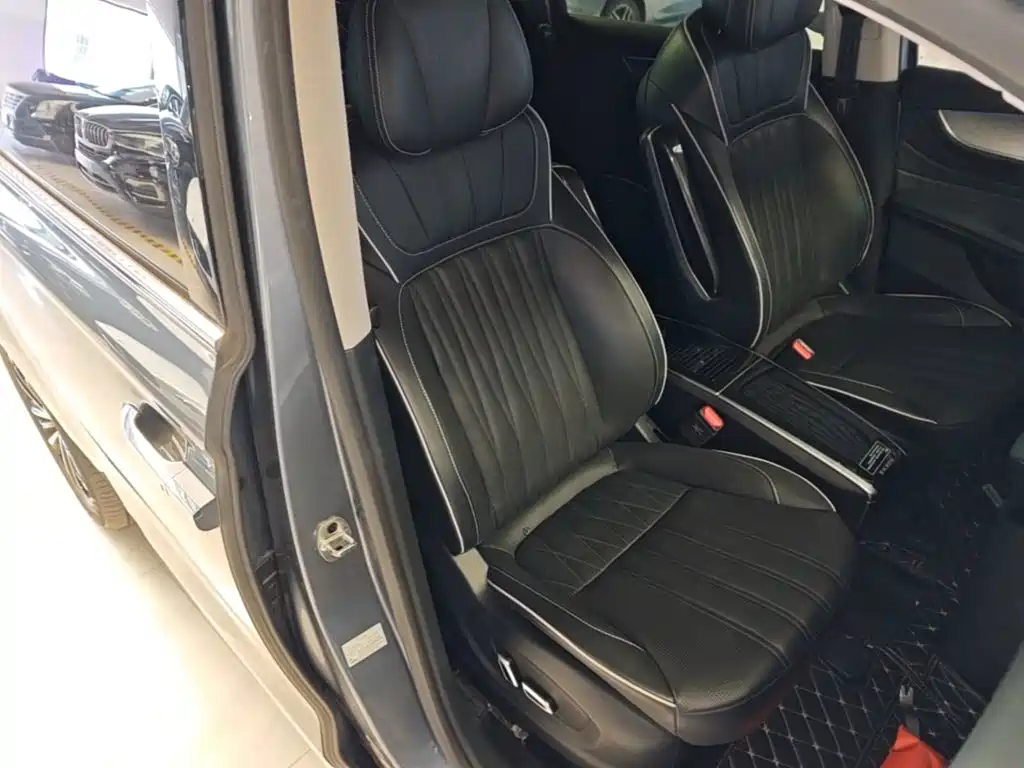 Roewe iMAX8 — фото 25