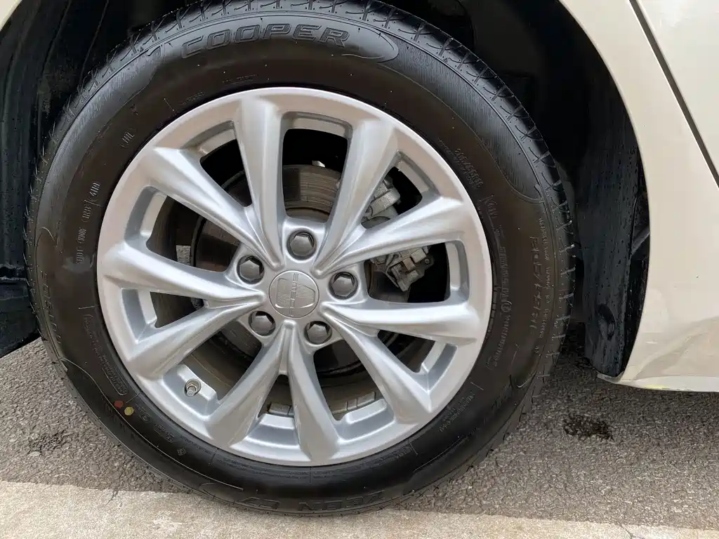 Roewe i5 — фото 11