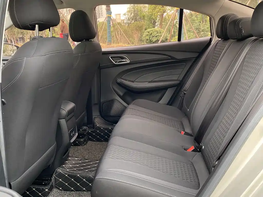 Roewe i5 — фото 14