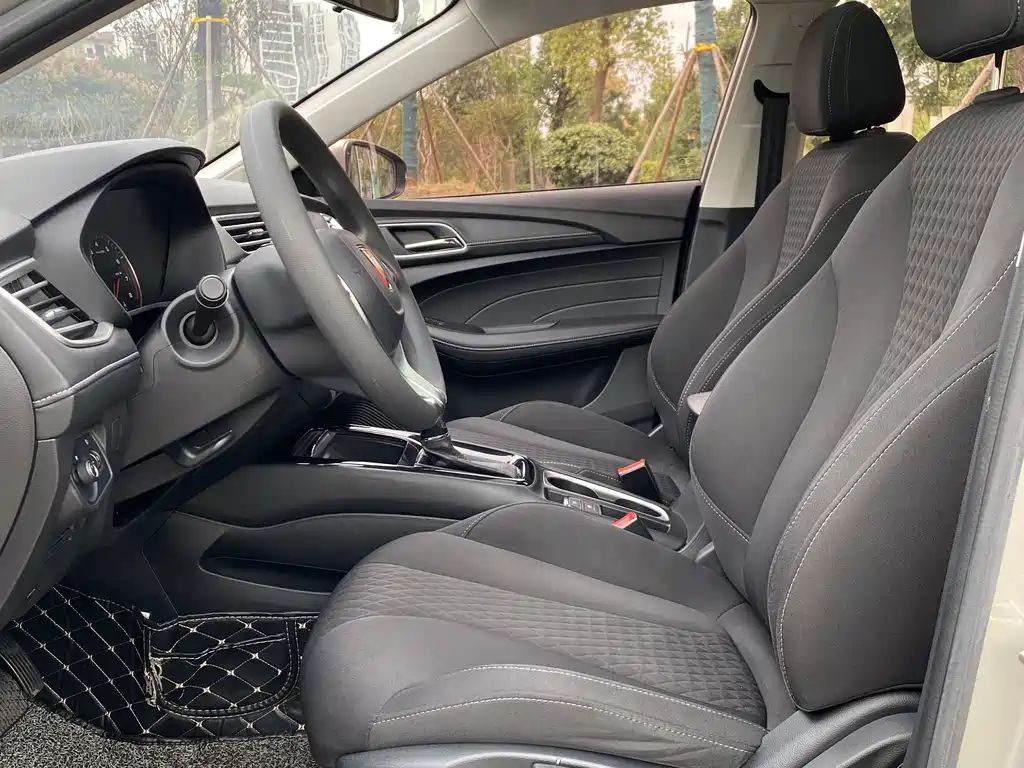 Roewe i5 — фото 16