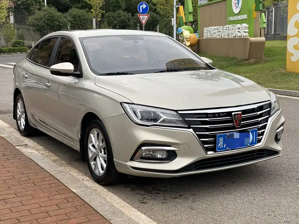 Roewe i5 — фото 3