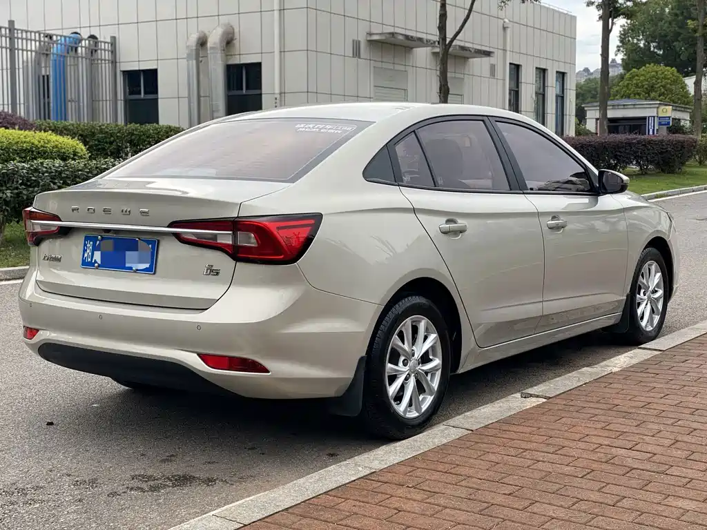 Roewe i5 — фото 7