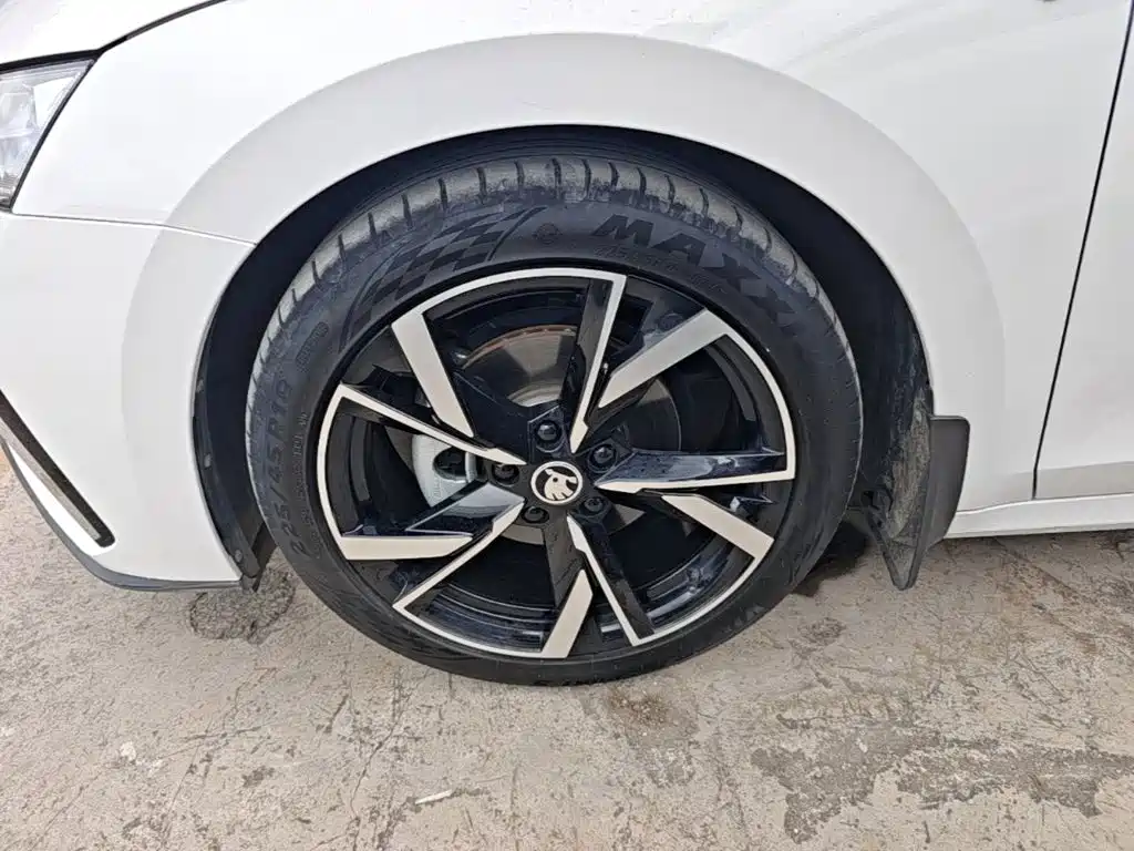 Skoda Octavia — фото 23