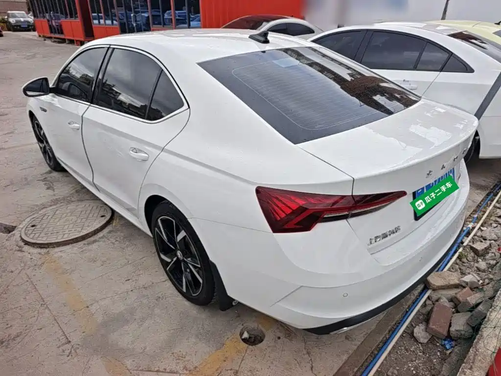 Skoda Octavia — фото 5