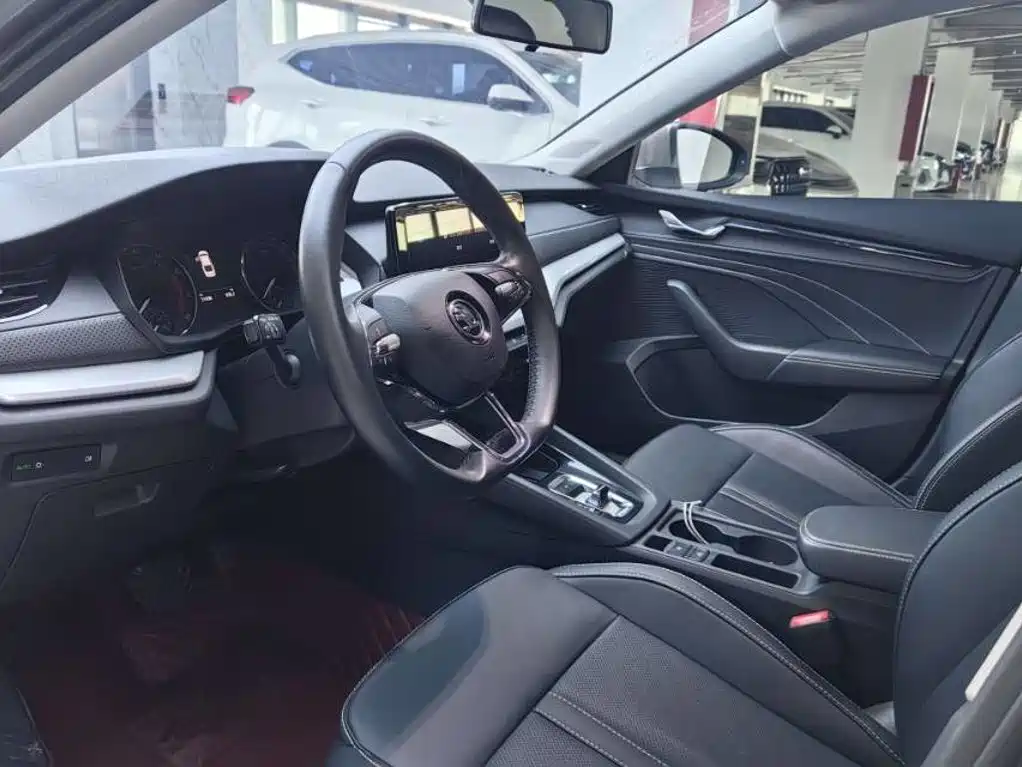 Skoda Octavia — фото 7