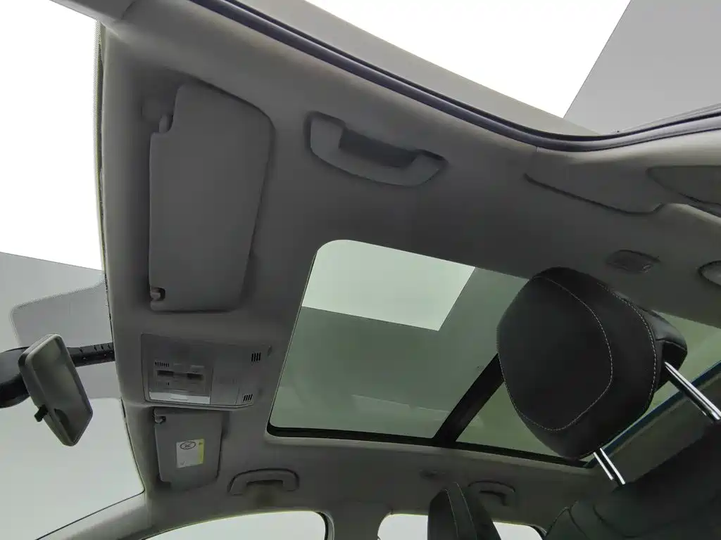 Skoda Karoq — фото 14
