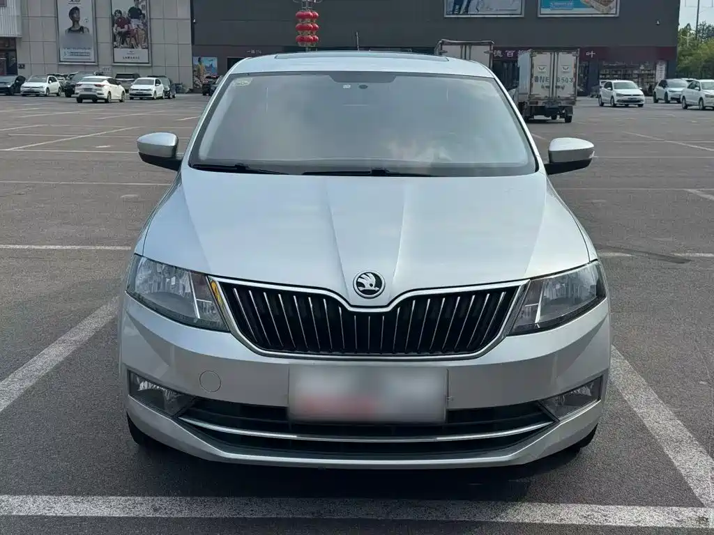 Skoda Rapid — фото 3