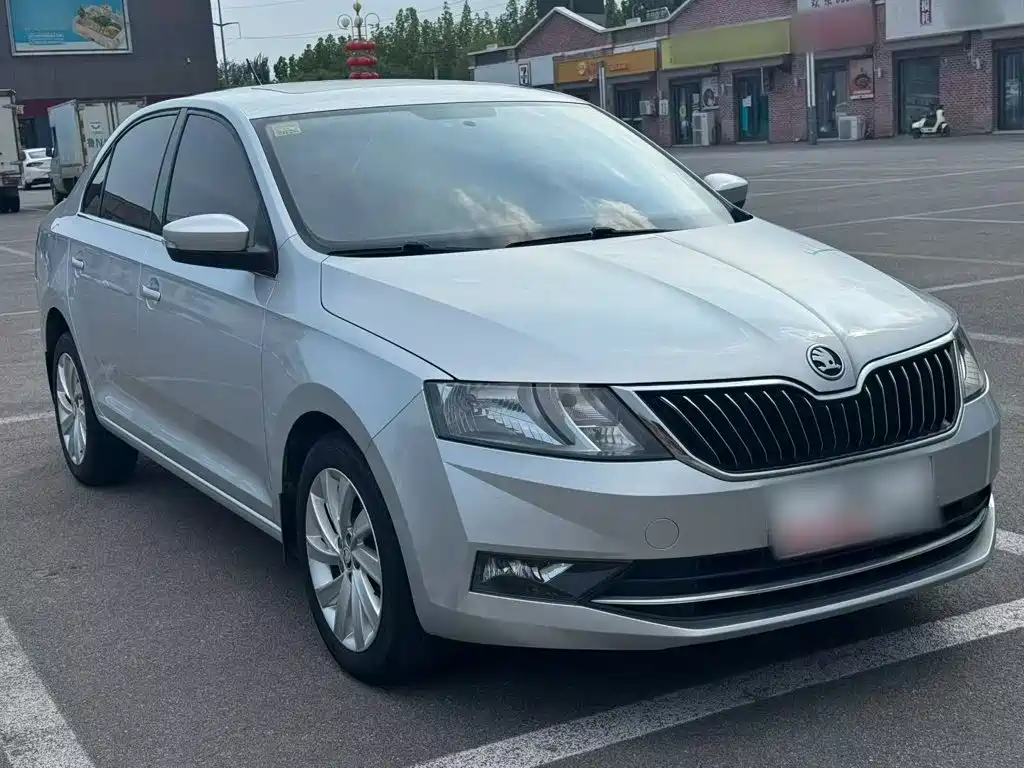 Skoda Rapid — фото 4