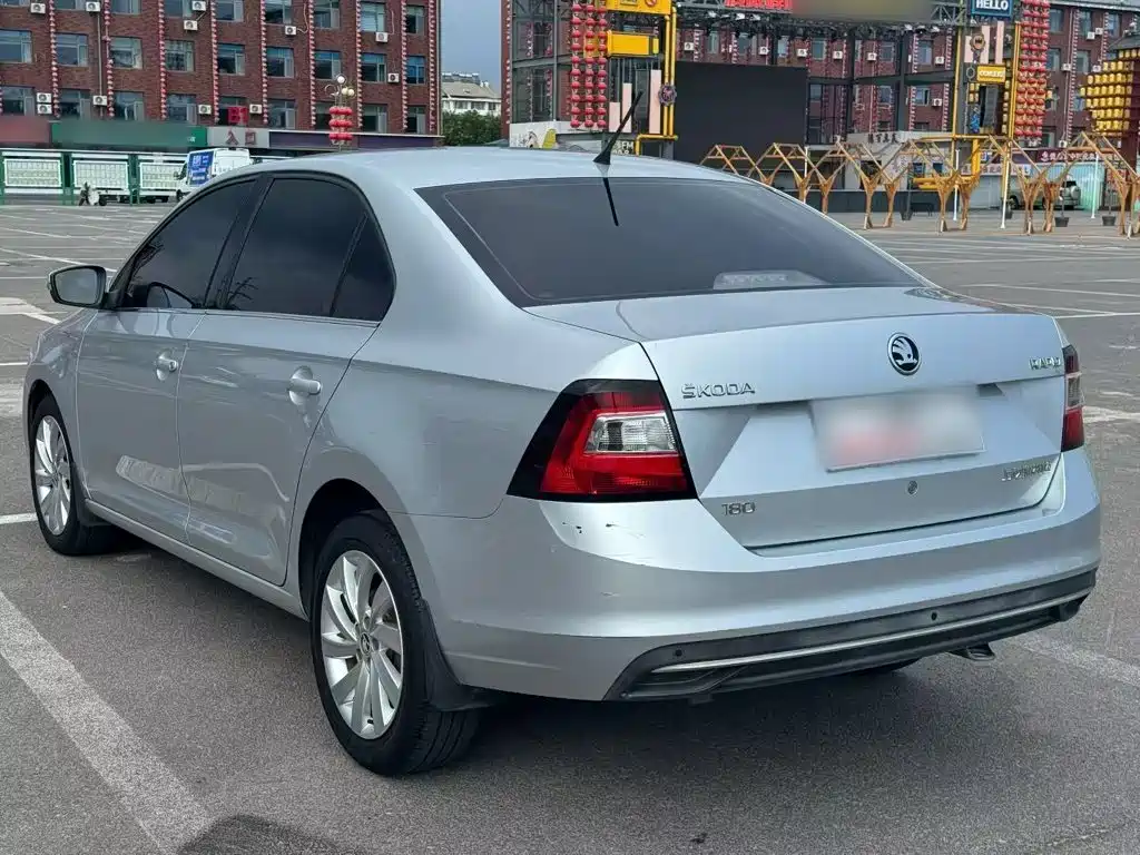 Skoda Rapid — фото 5