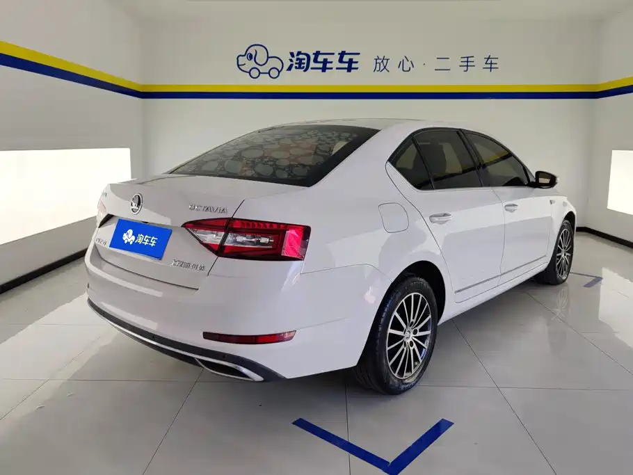 Skoda Octavia — фото 3
