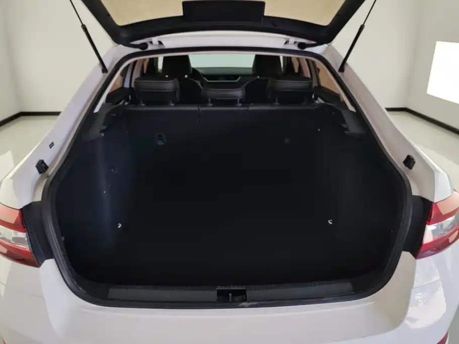 Skoda Octavia — фото 4