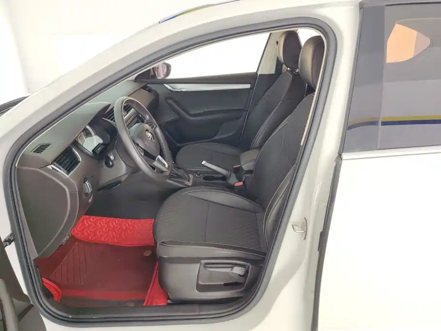 Skoda Octavia — фото 9