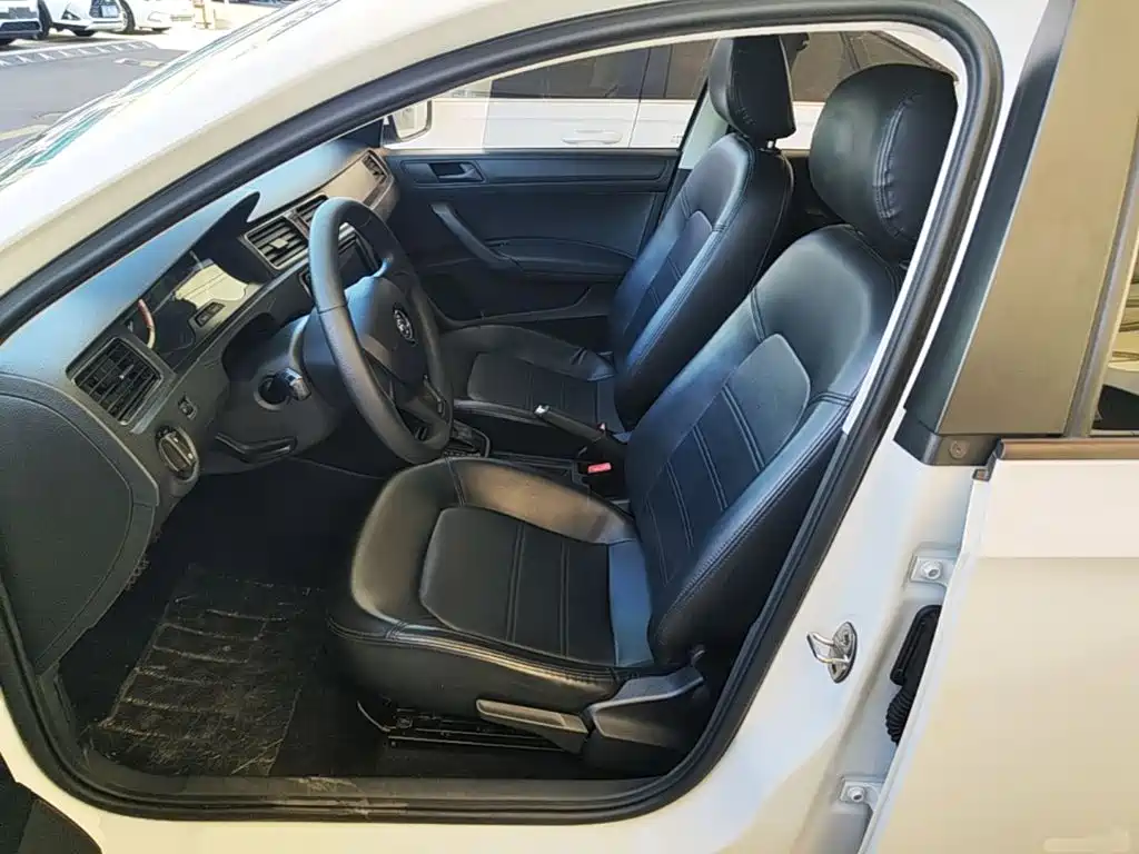 Skoda Rapid — фото 15